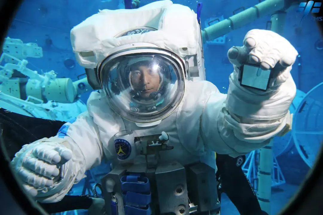几小时造就星际探险家，航天员训练的艰辛与心灵之旅