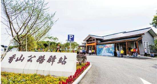 周口的广场之旅，友谊与陪伴的温馨故事