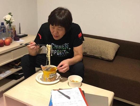 朝鲜男足来华转机，科技助力智能泡面体验全新升级