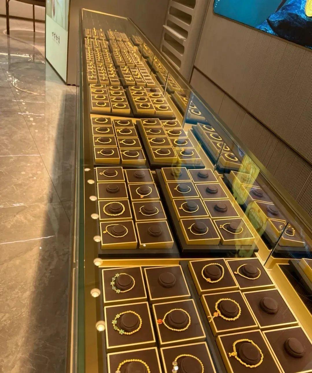 黄金价值再升级，未来一年金价预计飙升10%，智能黄金时代重磅开启！