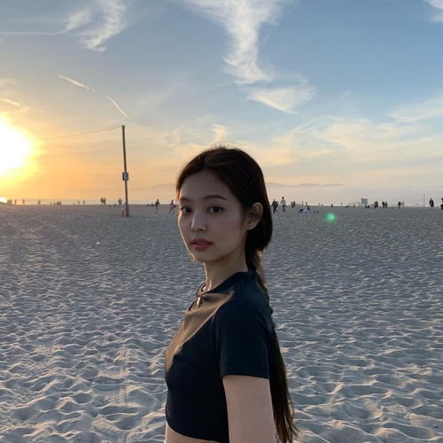 Jennie推特被封，社交媒体时代的明星陨落