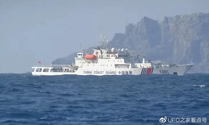 海警围岛行动揭示新态势，严密监控，守护海域安全✨