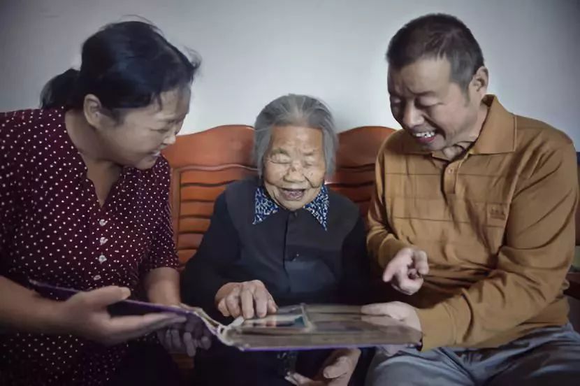 90后返乡就业八年服务老人生活，步骤指南与心得分享