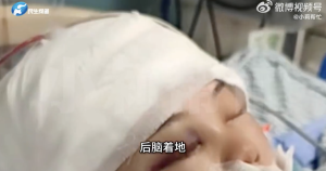 女子鲨鱼夹悲剧与巷弄深处的命运小店，鲨鱼夹与命运之绊的离奇故事