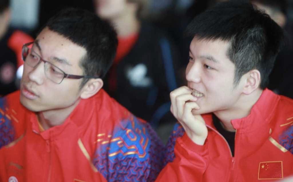 樊振东搭档许昕，男团比赛的新组合闪耀赛场