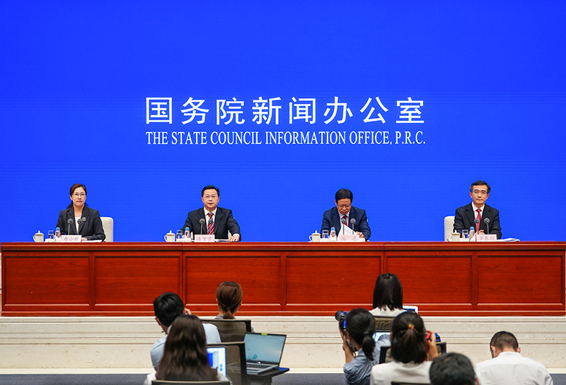 国新办发布会，财政部部长共探自然美景之旅，寻求内心平静之道