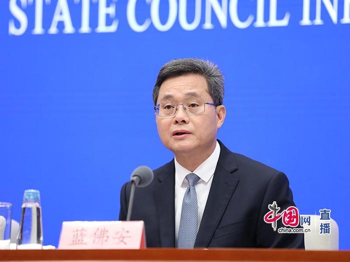 财政部宣布，经济稳健前行，仍有较大举债和赤字空间