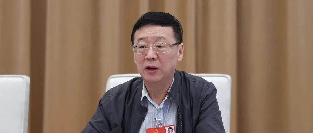 李钺锋被开除公职，公职人员的责任与道德底线挑战
