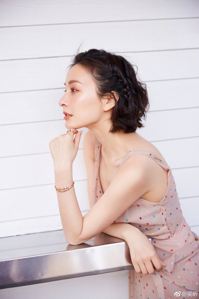 Rosi最新写真，温馨日常的欢乐时光捕捉瞬间之美