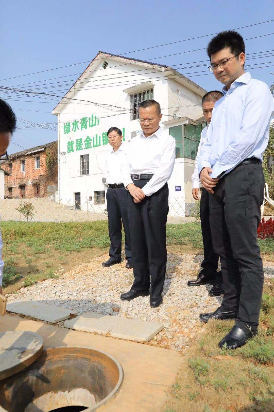 关于久久草最新地址的争议与观点探讨，涉黄问题的深度剖析