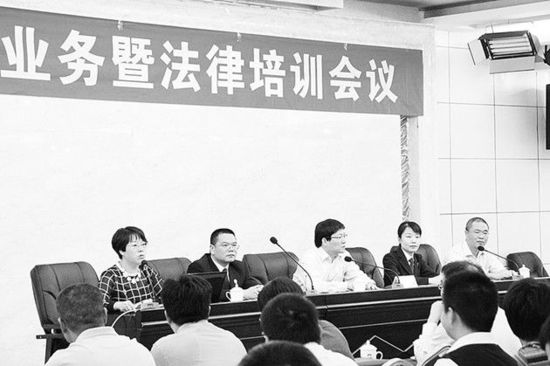 香港管家婆二四六资料大全,数据整合解析计划_LID15.505机动版