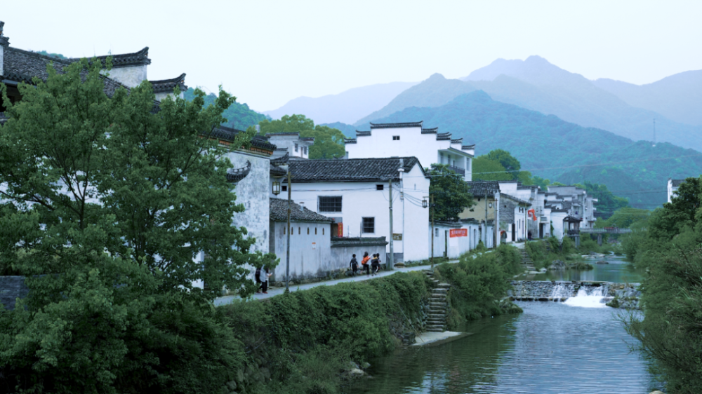 荣县最新干部任免，自然美景背后的探索之旅