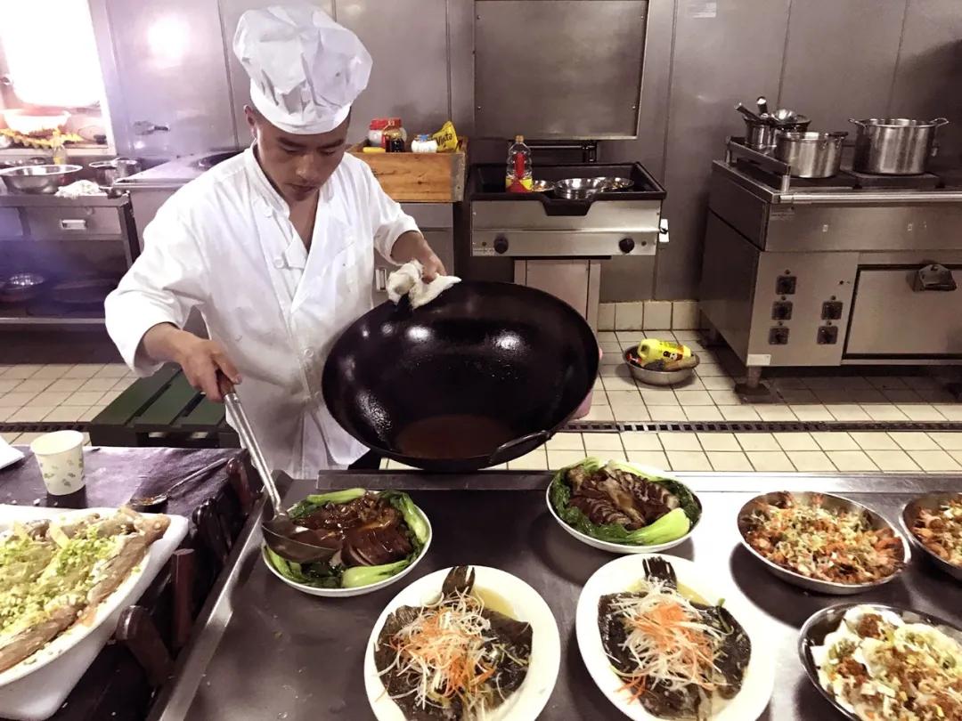 最新船员大厨招聘揭秘，探寻小巷美食宝藏之旅