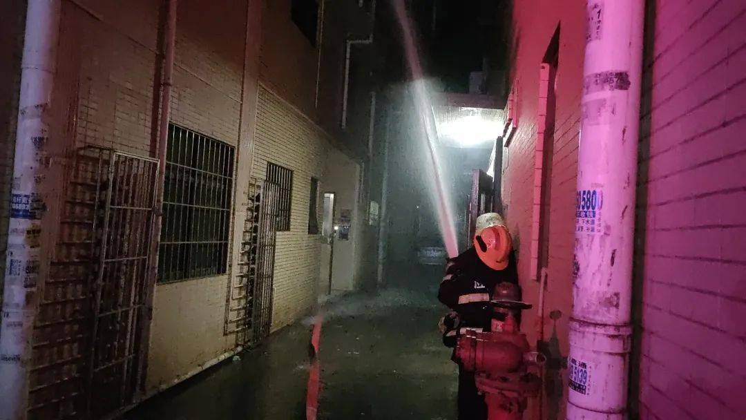 横栏火灾最新进展及关注焦点，现场处置与防范措施进步报道